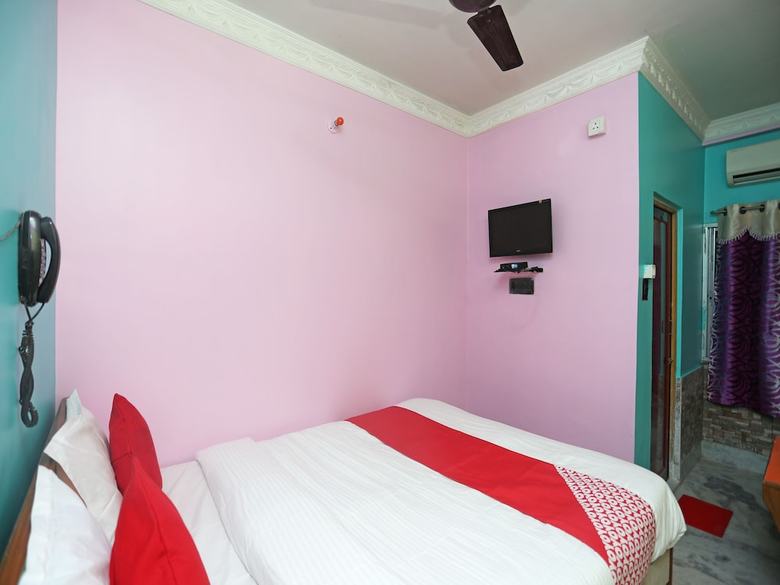 Oyo 22232 Hotel Continental & Lodge