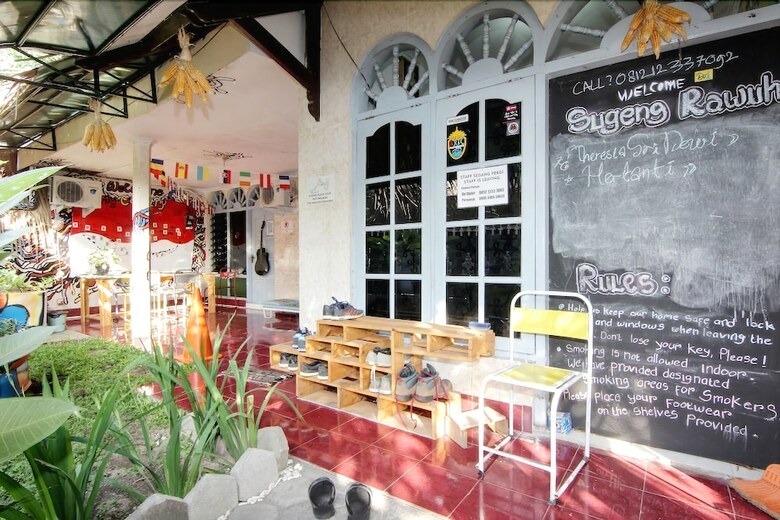 Hotel De'oplet Homestay & Gallery