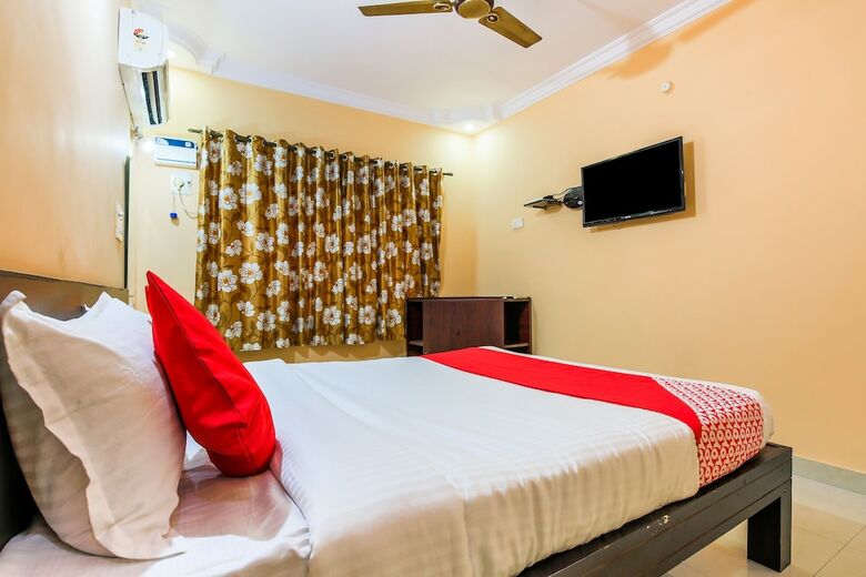 Hotel Oyo 23035 Srinivas Residency