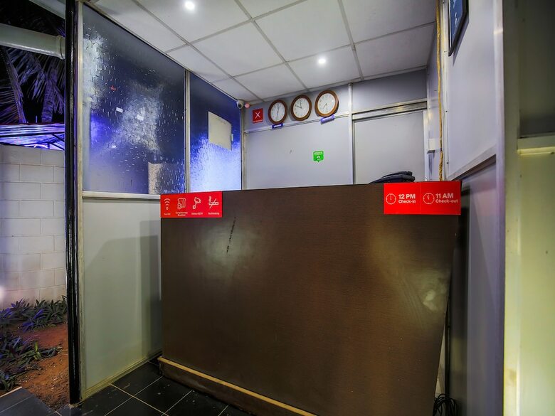 Oyo 24659 Lucky Star Hotel