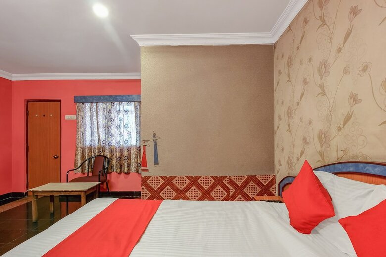Hotel Oyo 26562 Dazzle Lodge
