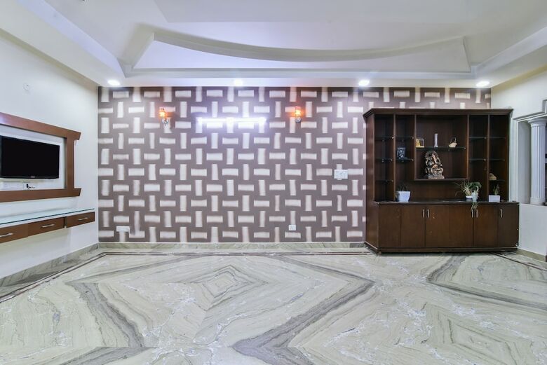 Hotel Oyo 23628 Greno House