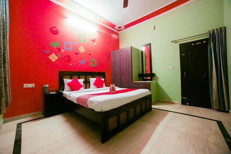 Oyo 22941 Hotel D Square