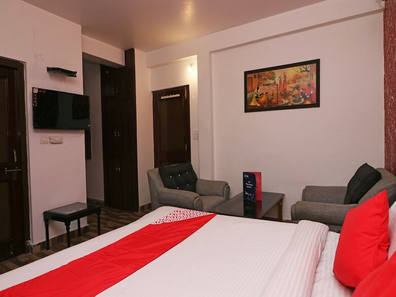 Hotel Oyo 22268 The Janvi Cottage