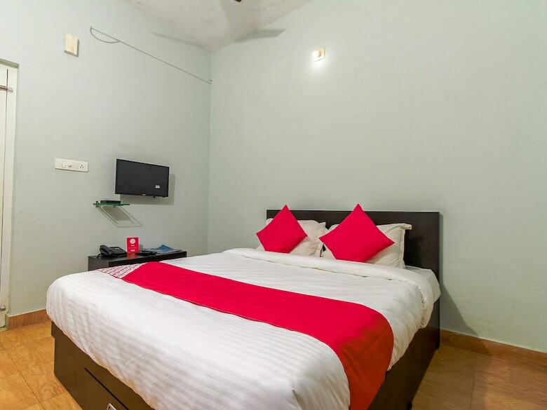 Hotel Oyo 18667 Harry Inn