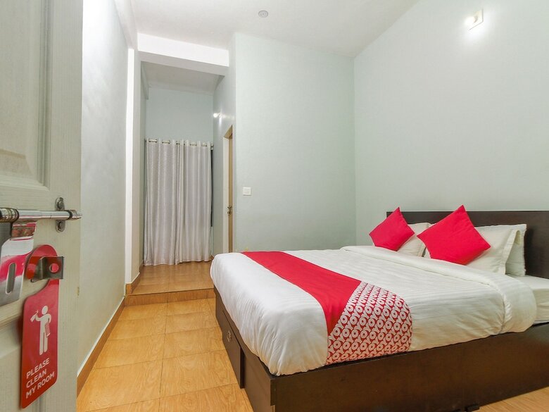 Hotel Oyo 18667 Harry Inn