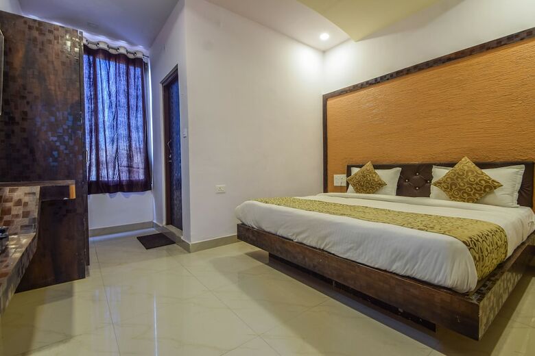 Oyo 22099 Hotel Westwood Udaipur