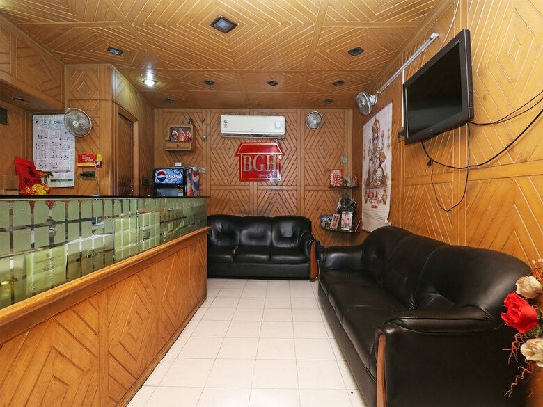 Hotel Oyo 14232 Behala Guest House