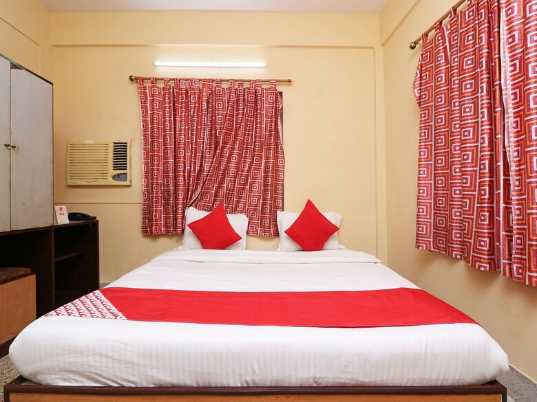 Hotel Oyo 14232 Behala Guest House