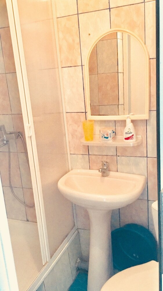 Hotel Rodnichok Guesthouse