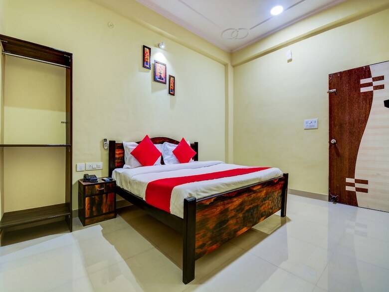 Oyo 22942 Hotel Opal