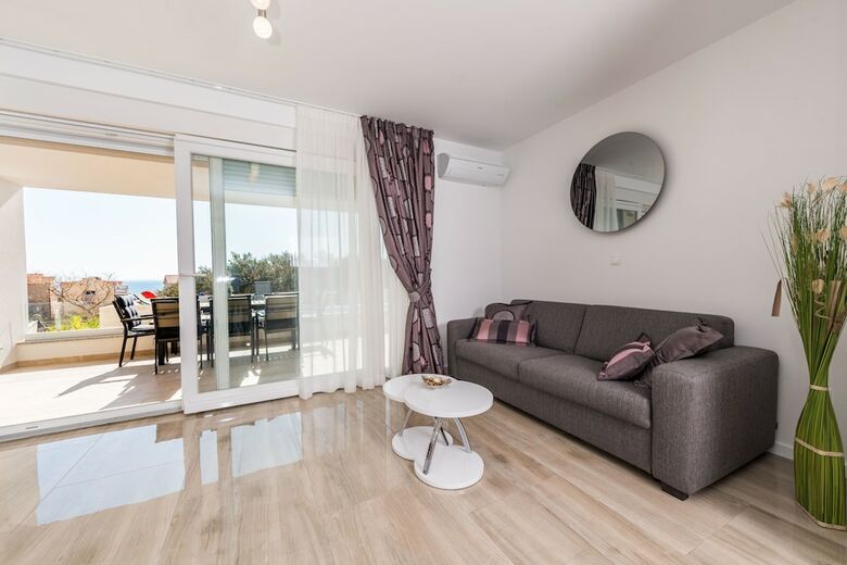 Apartments With Pool Villa Zora