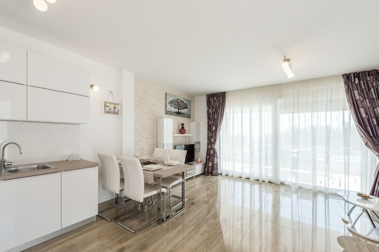 Apartments With Pool Villa Zora