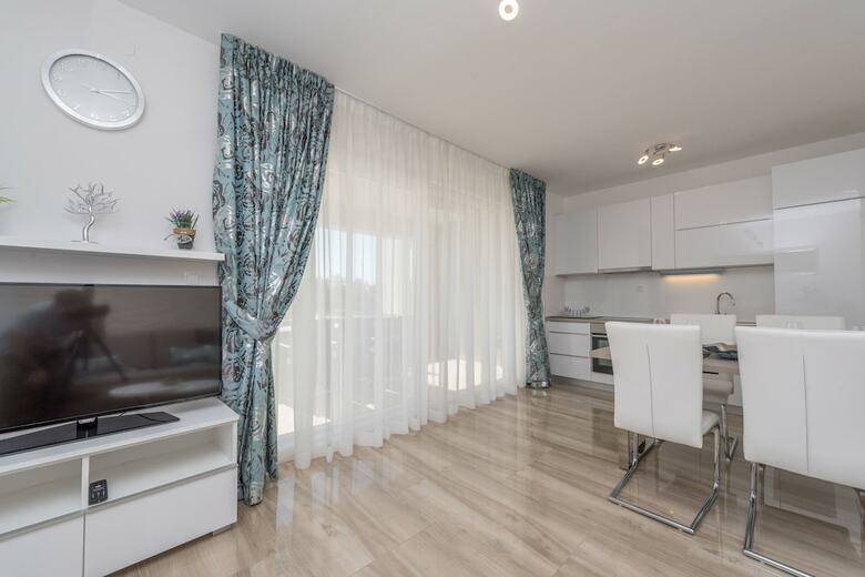 Apartments With Pool Villa Zora