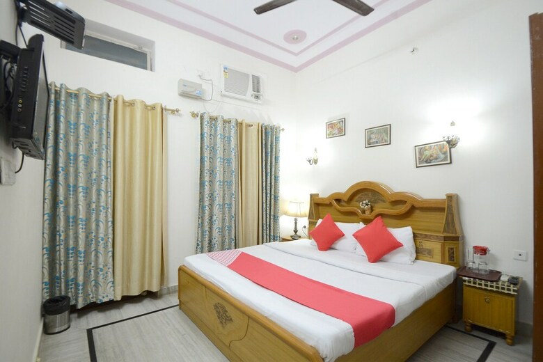 Oyo 19035 Hotel Satkar
