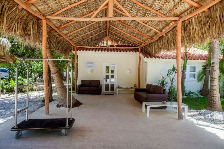Las Terrazas Condo - Los Corales Village