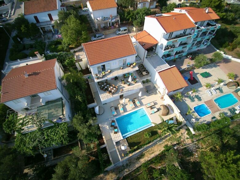 Villa Avalon