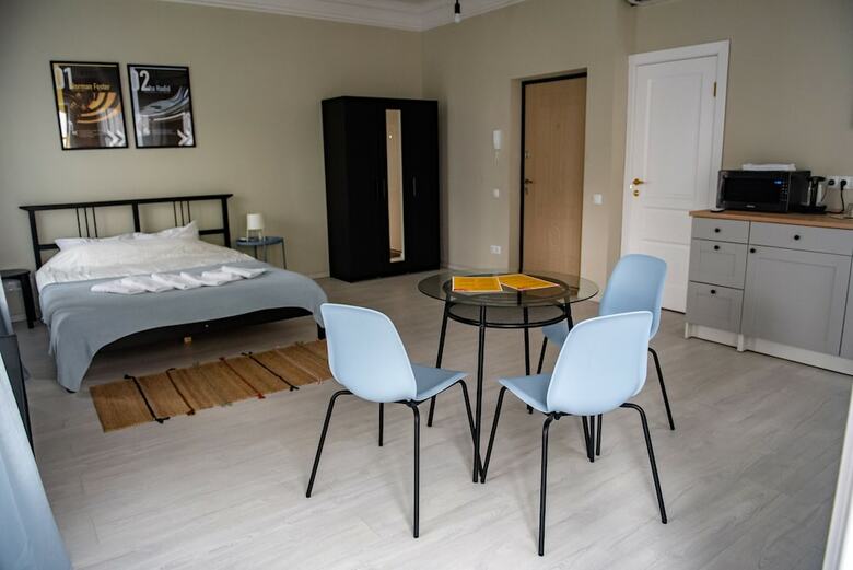 Cho Hotel