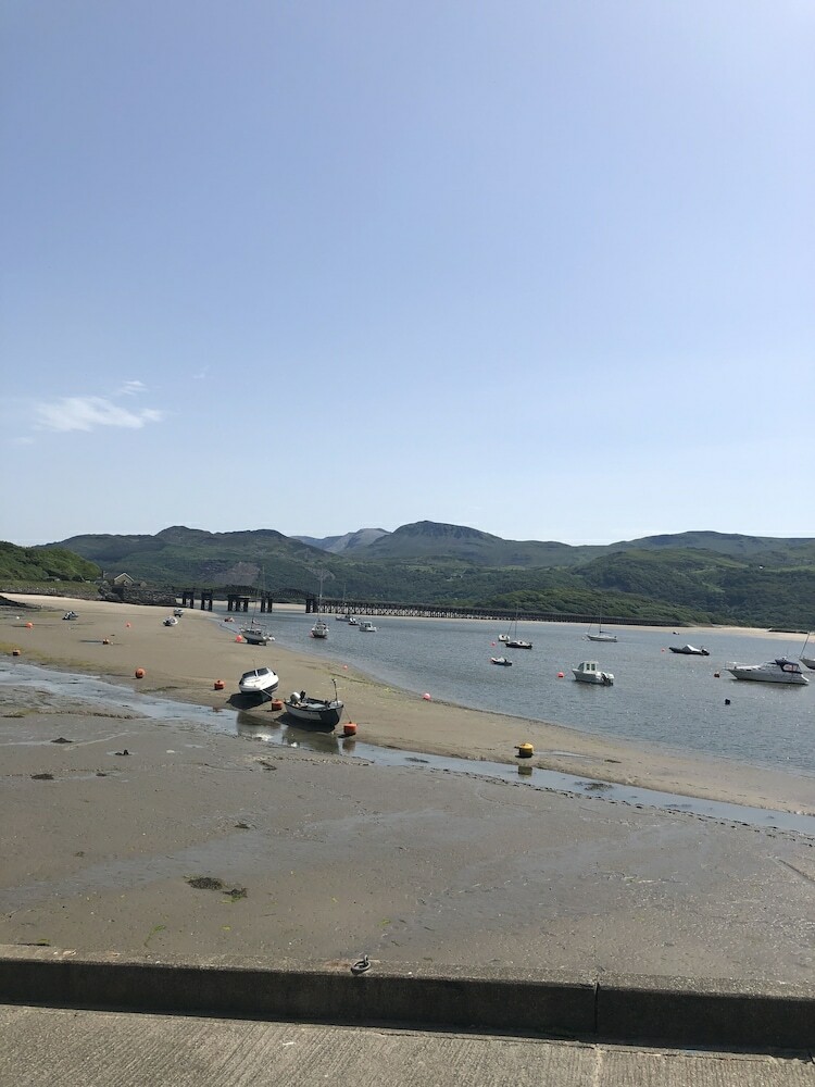 Coedmor Harbour Cottage (Sleeps 2)