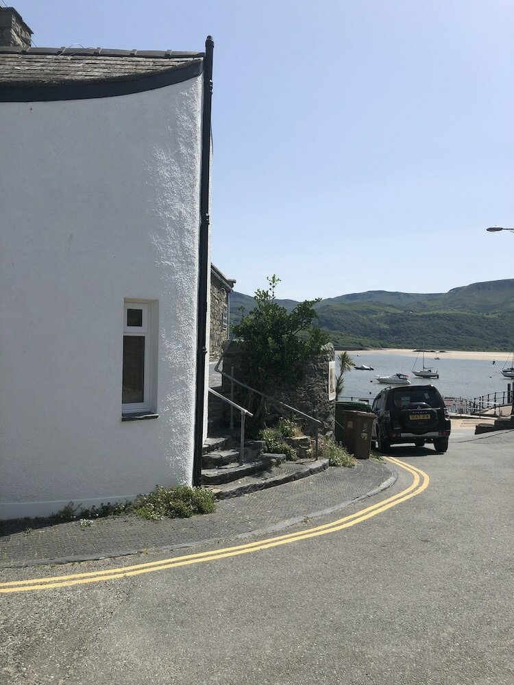 Coedmor Harbour Cottage (Sleeps 2)