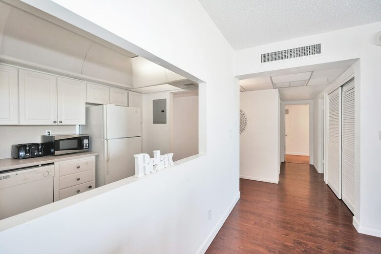 Destination Stays-ocean View Condo Miami