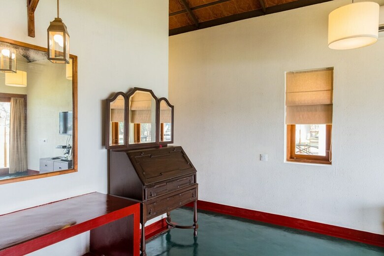 Hotel Cranganor History Cafe Riverside Chateau
