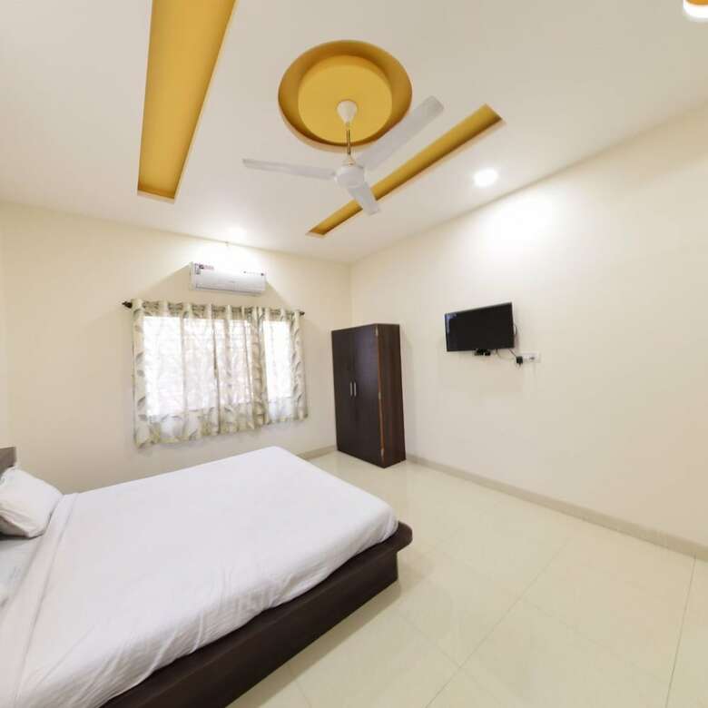 Hotel Radhika Inn