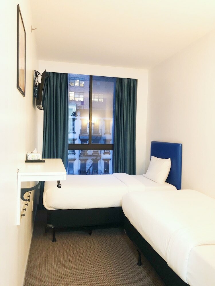 Hotel 837