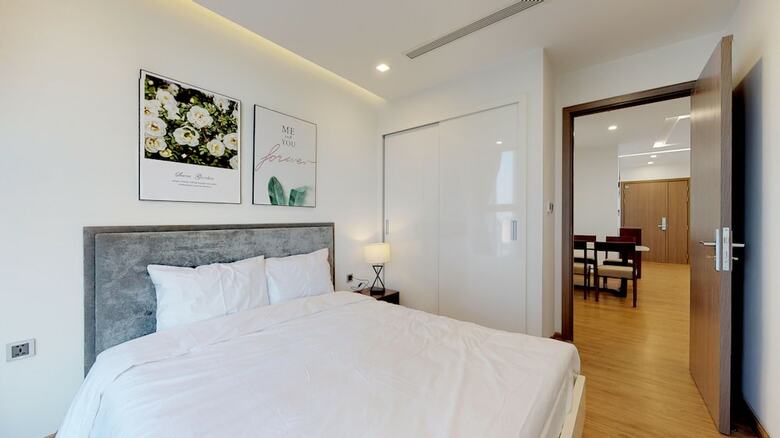 Luxury Apartment In Vinhomes Metropolis