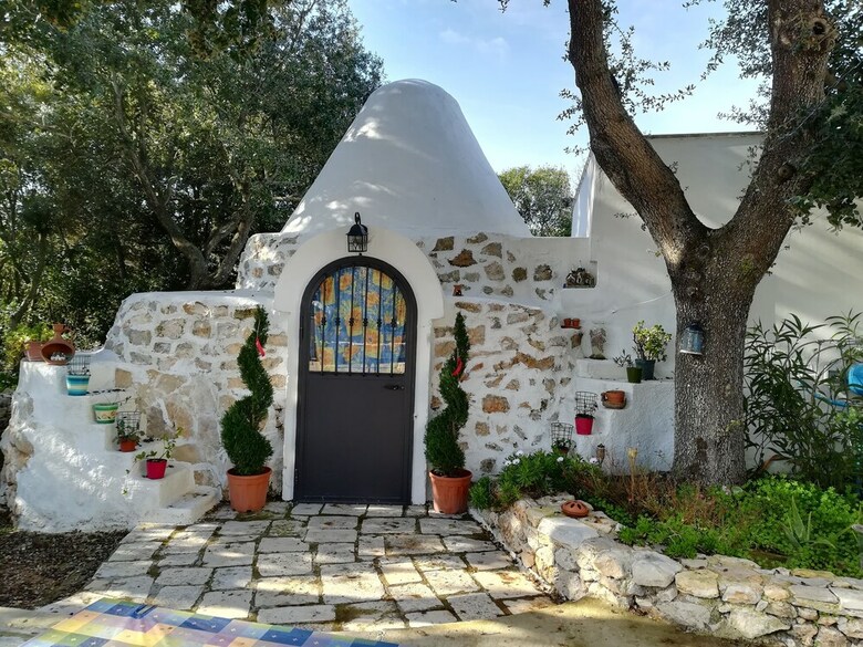 Trullo Alessandro E Villa Raffaela
