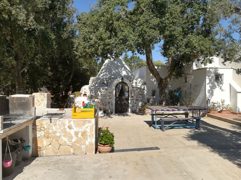 Trullo Alessandro E Villa Raffaela