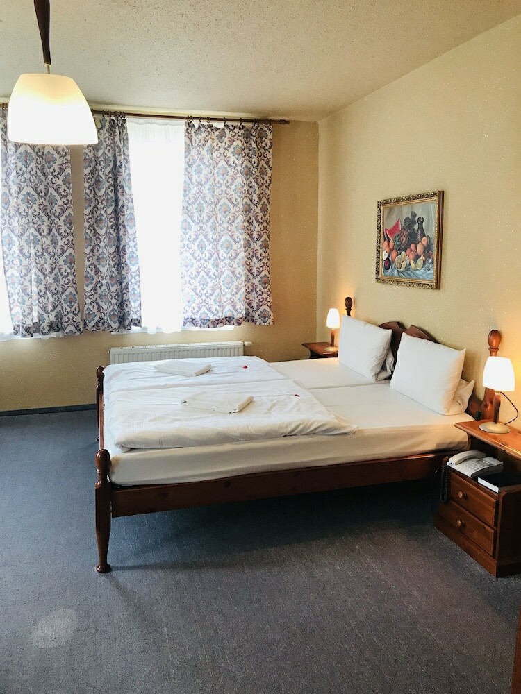 Haus Schlematal Hotel Und Restaurant