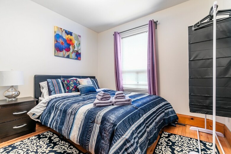 Rooms In Downtown Heritage House