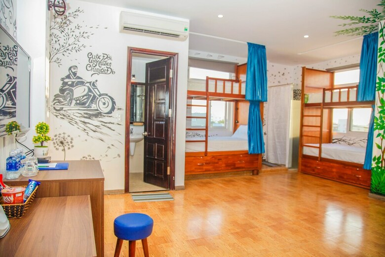 Hotel V.i.p's House  2
