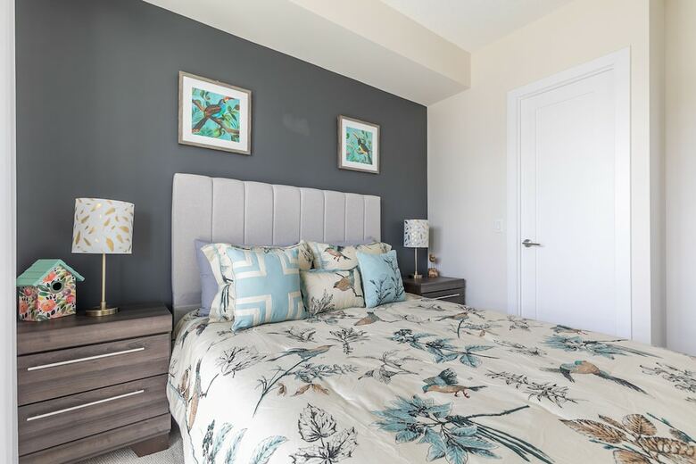Simply Comfort. Modern Downtown Apartment