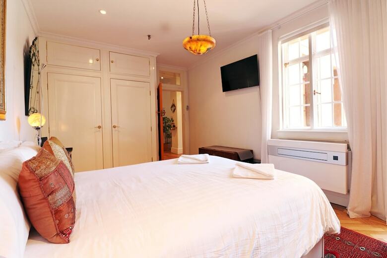 Apartamentos Alcaston House - Rejuvenate Stays