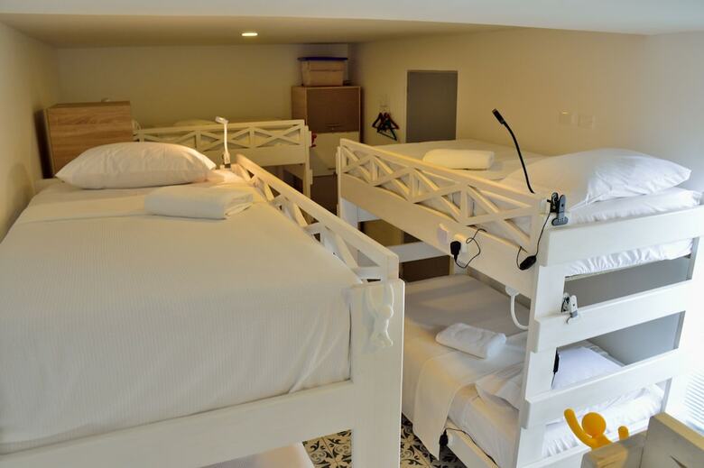 Hostal Mad Nomad Hostel