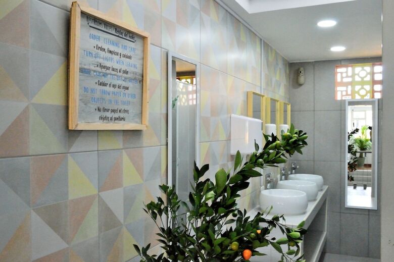 Hostal Mad Nomad Hostel