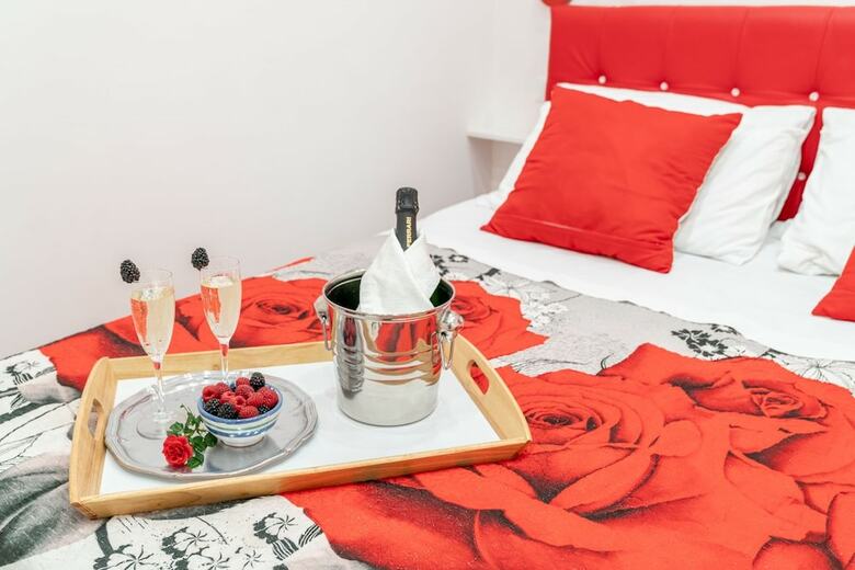 Red Rose Apartment