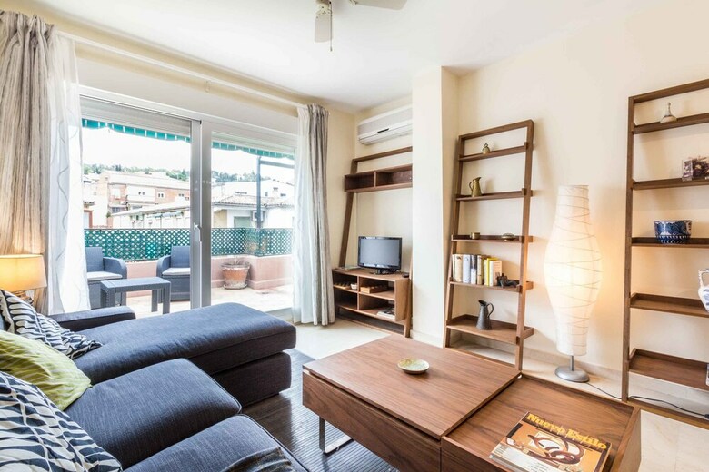 Apartamentos Paseo Del Sal�n