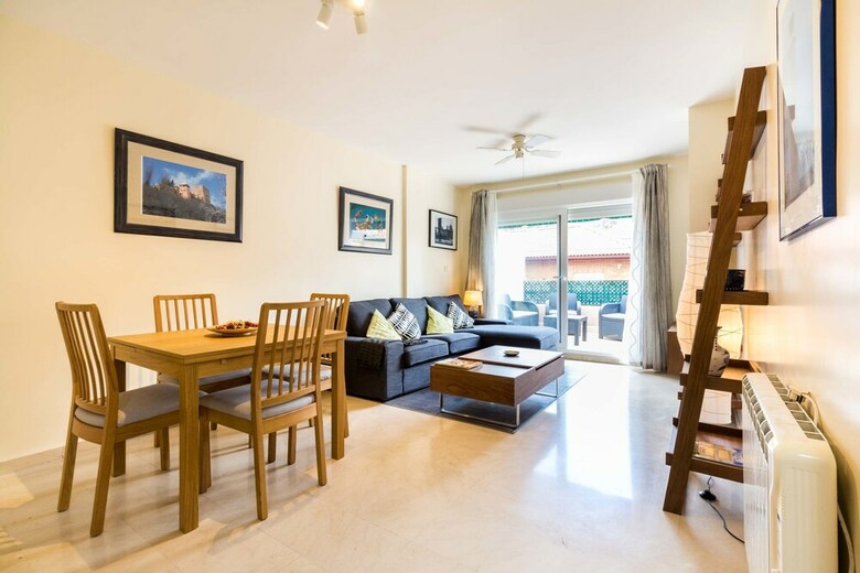 Apartamentos Paseo Del Sal�n