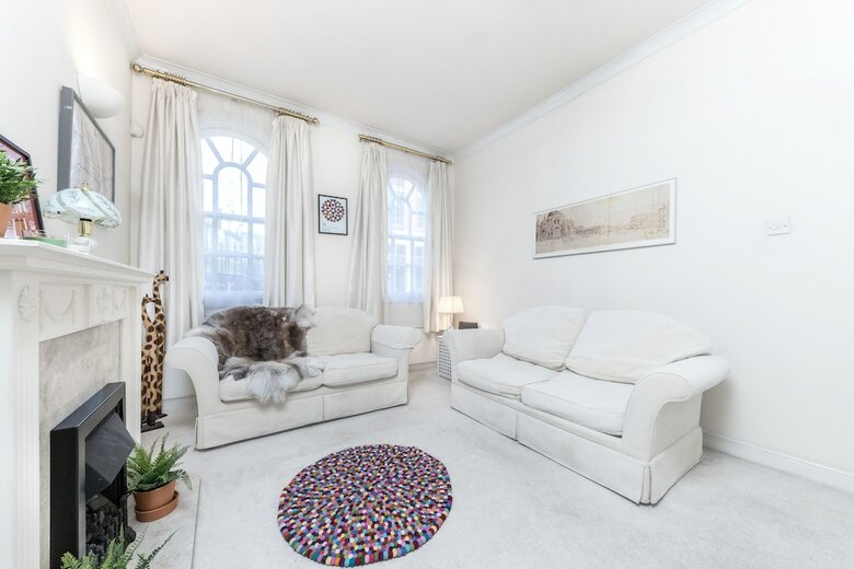 Spacious Apartment In Trendy Islington