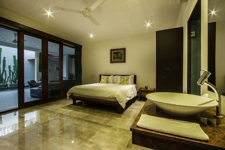 Villa Rainbow Runner