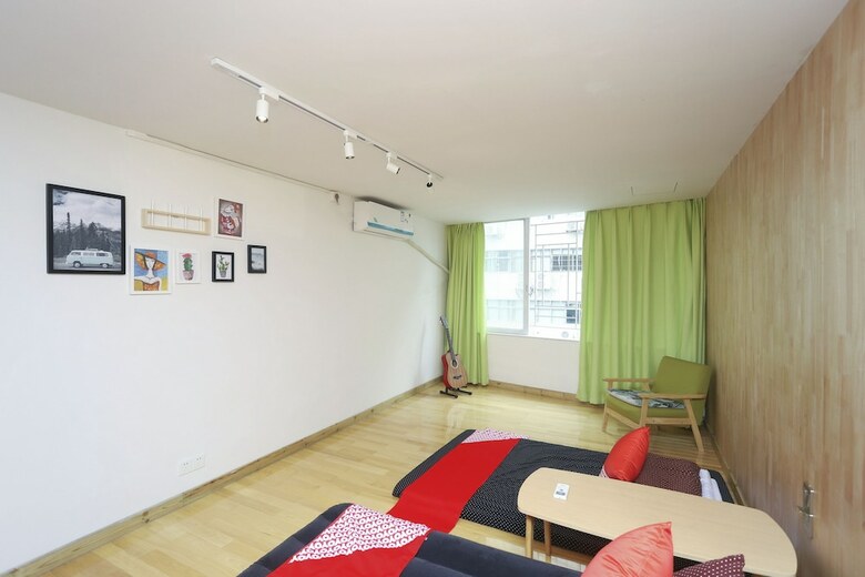 Hostal Phoenix Egg Youth Hostel