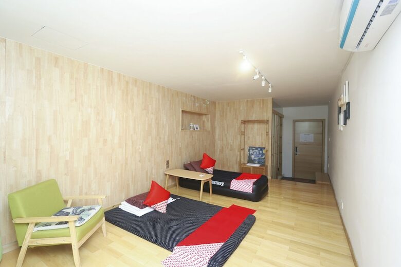 Hostal Phoenix Egg Youth Hostel