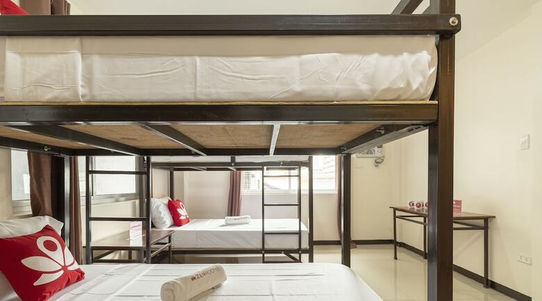 Hotel Zen Rooms 10th Ave Cubao