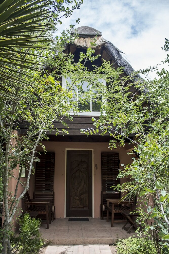 Posada Nsele Safari Lodge
