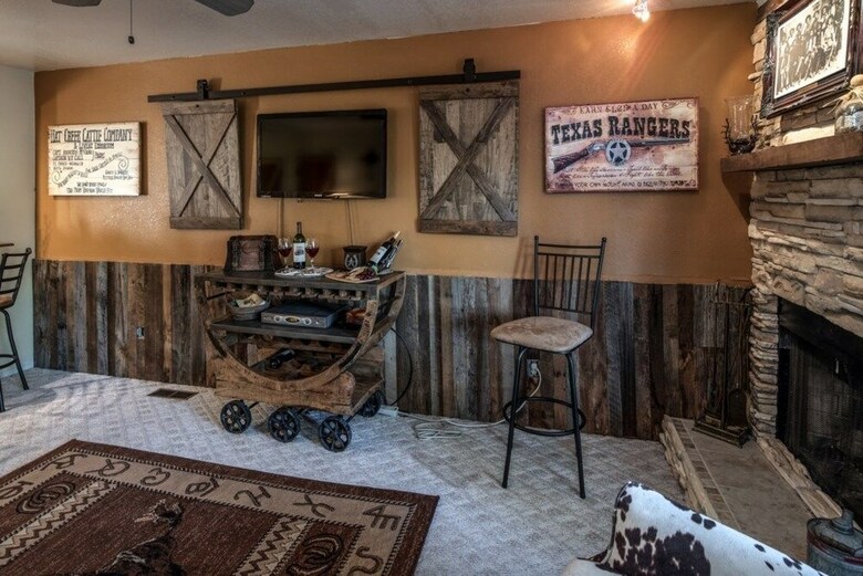 204 Whispering Bluff