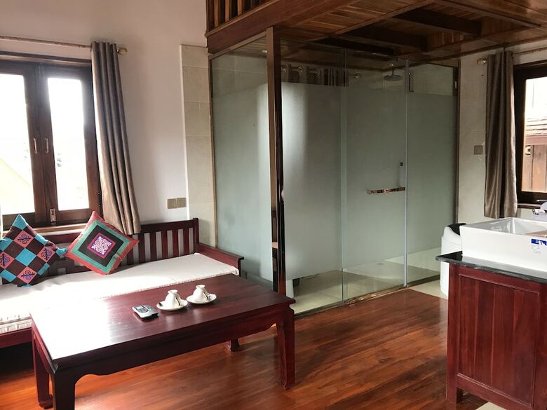Wisdom Mystery Hotel