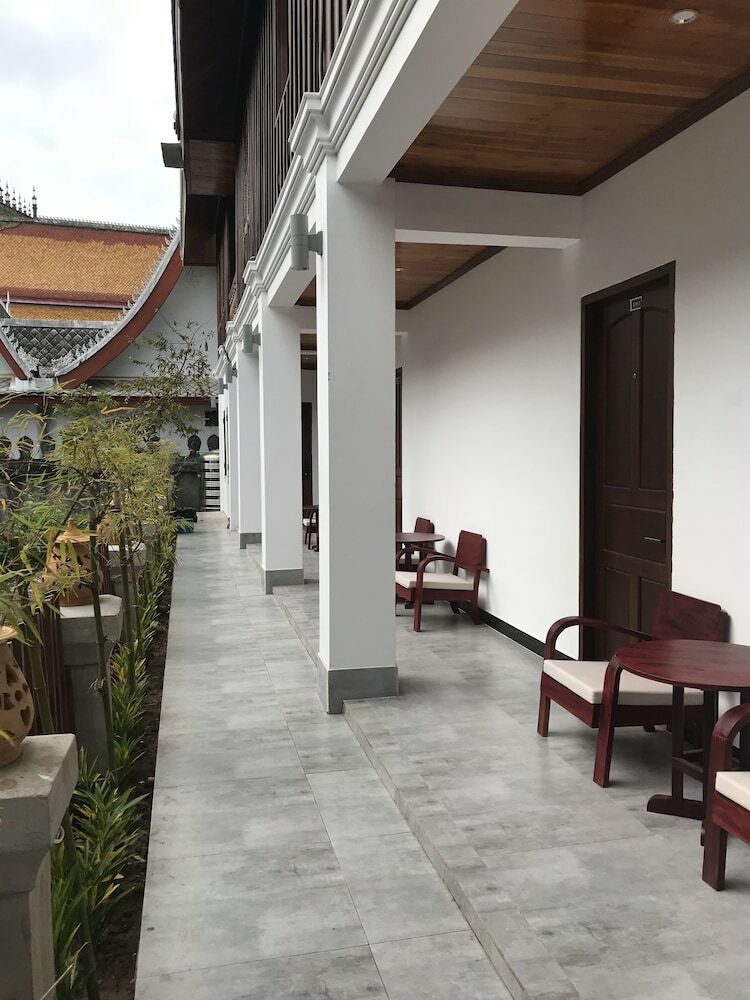 Wisdom Mystery Hotel